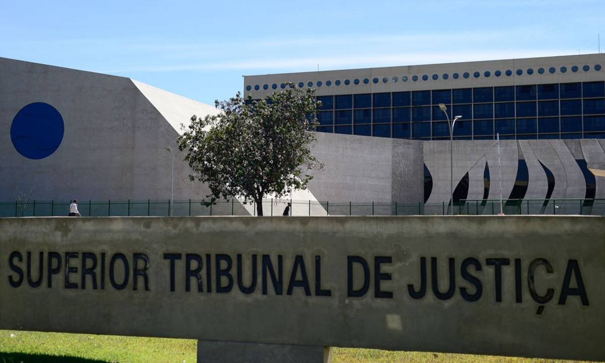 STJ suspende julgamento sobre cobertura obrigatória dos planos de saúde