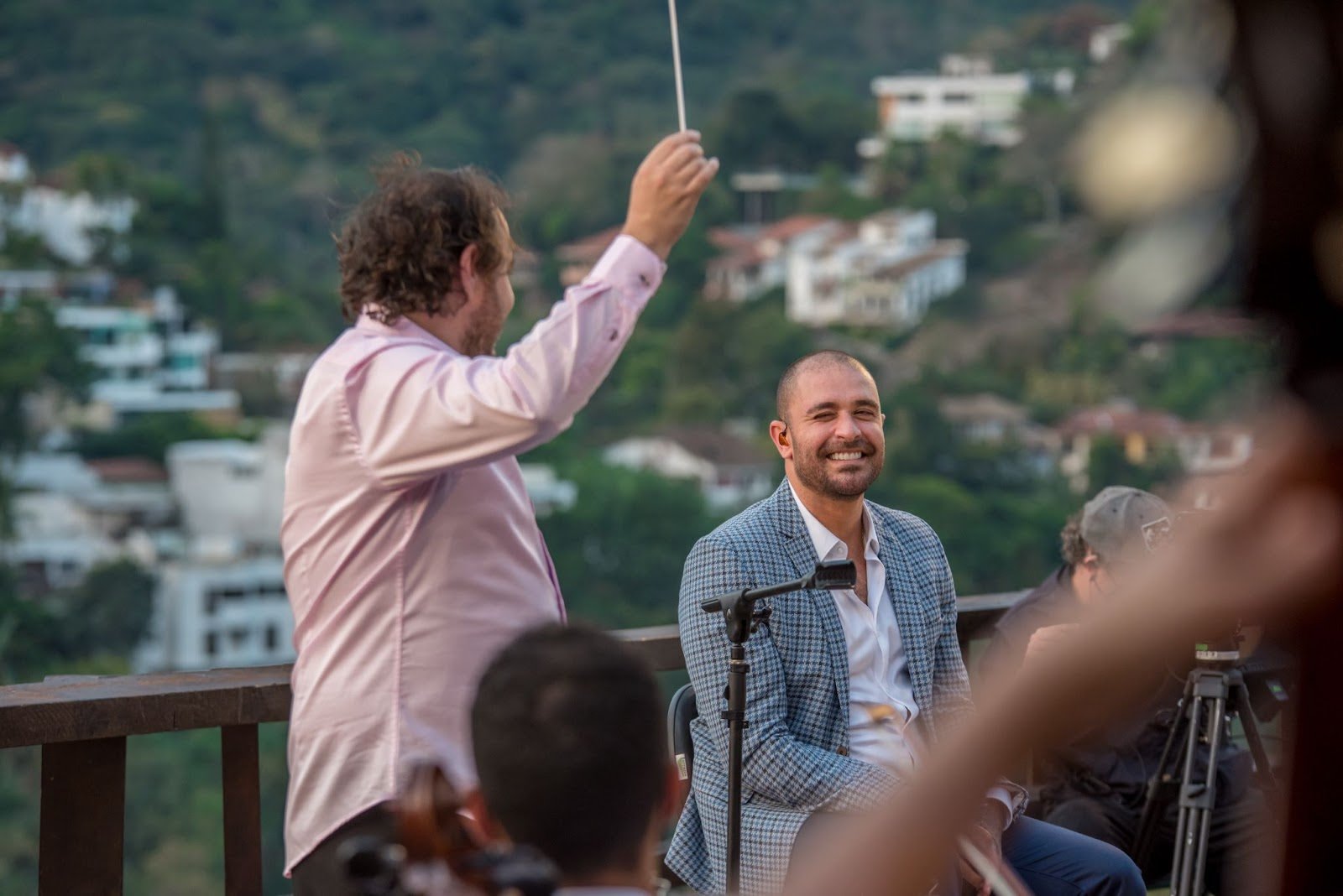 “Concerto Popular Brasileiro”: Orquestra Ouro Preto e Diogo Nogueira fazem show gratuito, na Praia de Copacabana