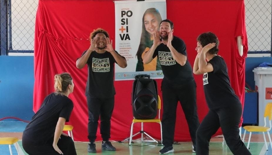 “Bullying, tô fora!”: Peça teatral ensina a identificar e combater essa prática no dia a dia