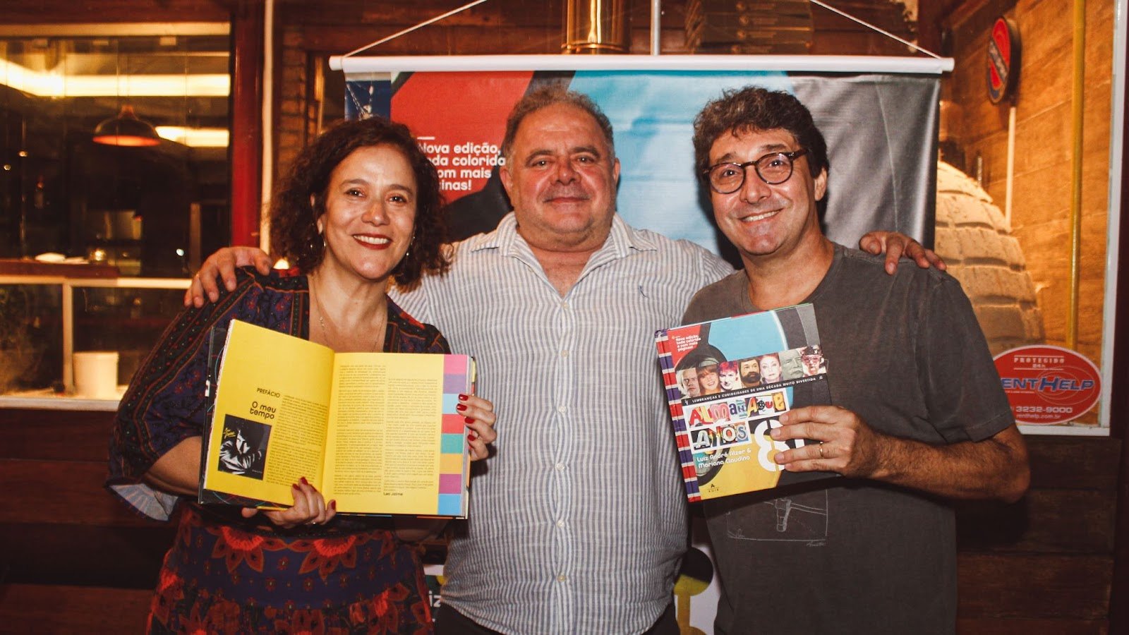 Lançamento da edição comemorativa de 20 anos do Almanaque anos 80 reúne Leo Jaime e outros famosos em noite de sucesso de público e vendas