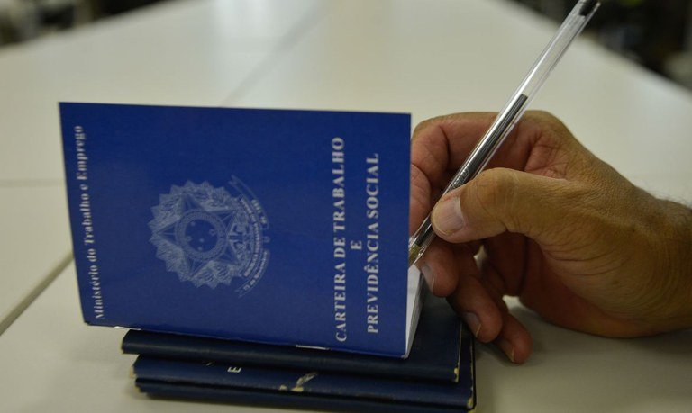 CLT ou PJ: Professor de Direito explica o que muda nos seus direitos e quando a contratação deixa de ser legal CLT ou PJ: Professor de Direito explica o que muda nos seus direitos e quando a contratação deixa de ser legal