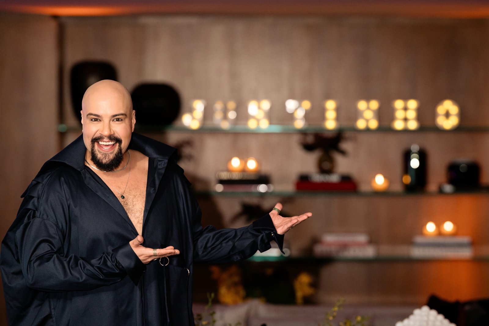 Tiago Abravanel lança novo show para cantar mais perto do público Tiago Abravanel lança novo show para cantar mais perto do público