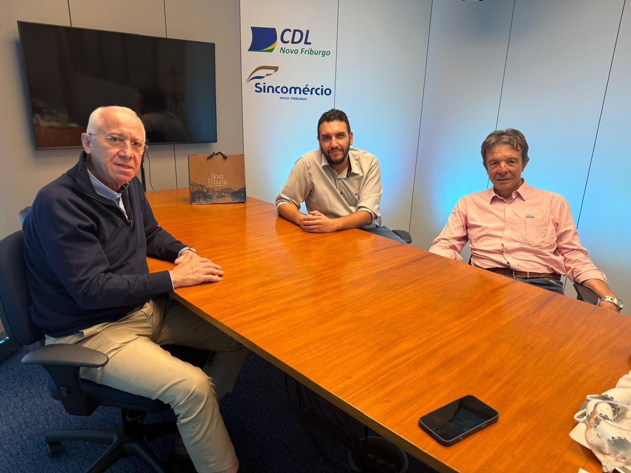 Desenvolvimento econômico é tema de reunião na sede da CDL e do Sincomércio Nova Friburgo